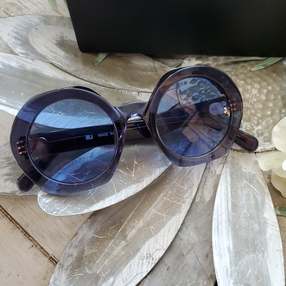 Sunglasses - Picture 1 of 10